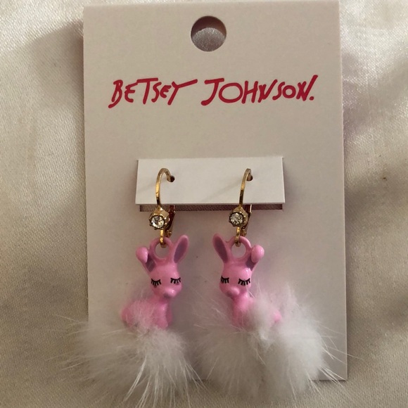 Betsey Johnson Some Bunny’s Pink Enamel & White Pom Pom Drop Earrings NWT - Picture 1 of 15